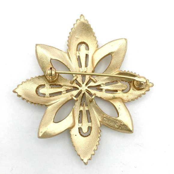 CROWN TRIFARI starburst flower brooch - vintage 1960s brushed gold-plate Mod pin - Picture 6 of 8